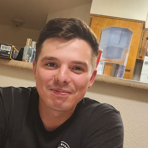 Meet your Posher, Luis